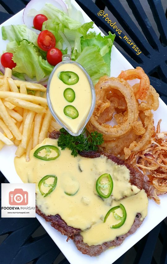 Steak with Cheesy Jalapeño Sauce Foodeva Marsay
